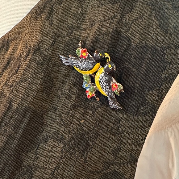 Traditional Dirndl or Bavarian Folk Outfit - Picture 8 of 16